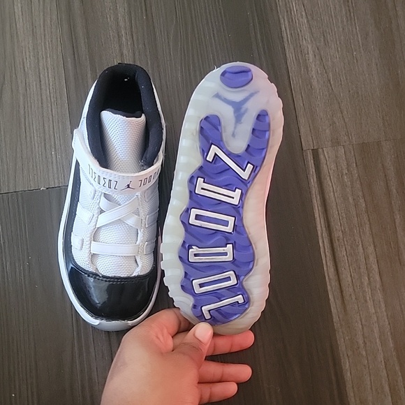 Air Jordan 11 Concord (Toddler) - Picture 3 of 4